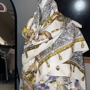 SILK Elegant Patterned Scarf